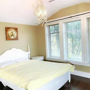 紧邻magee中学 No 1温哥华市中心舒适优雅独立卫生间套房 Homestay Vancouver