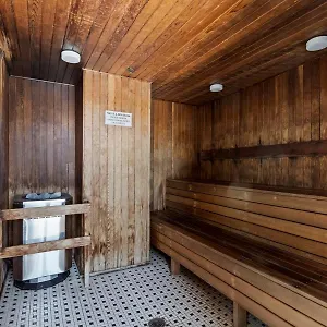 Amazing Views ! Leather Furniture ! Cozy Condo! Apartment Vancouver